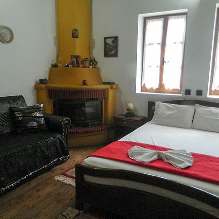 Guesthouse Klearchos 팔라이오스 판텔레이몬 외부 사진