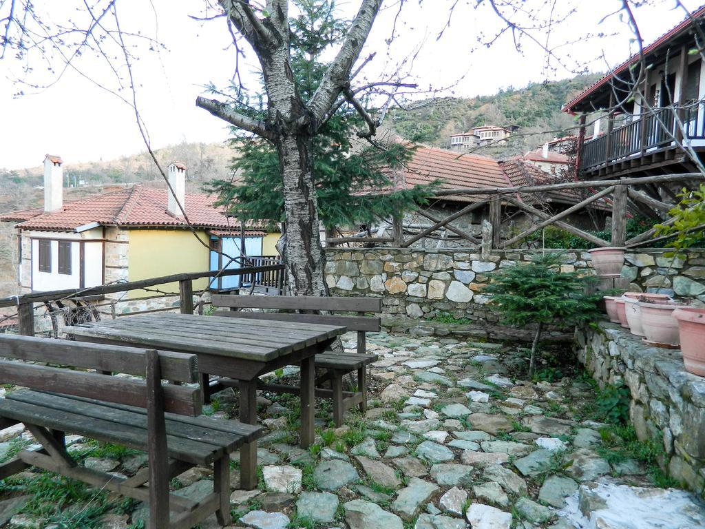Guesthouse Klearchos 팔라이오스 판텔레이몬 외부 사진