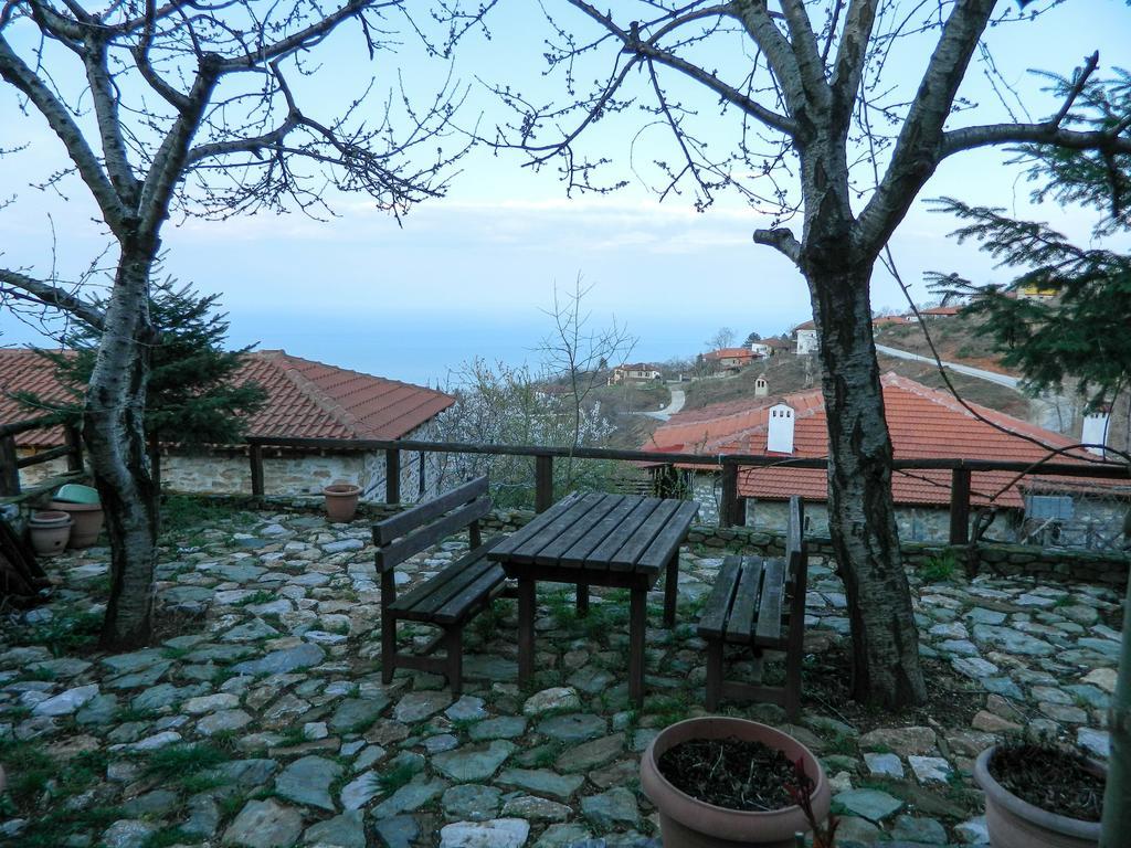 Guesthouse Klearchos 팔라이오스 판텔레이몬 외부 사진