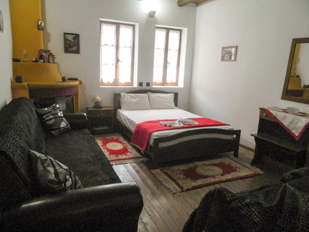 Guesthouse Klearchos 팔라이오스 판텔레이몬 외부 사진