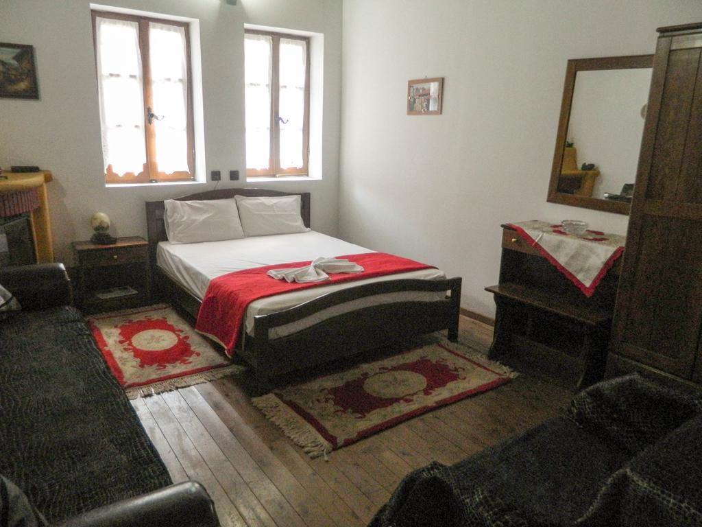 Guesthouse Klearchos 팔라이오스 판텔레이몬 외부 사진