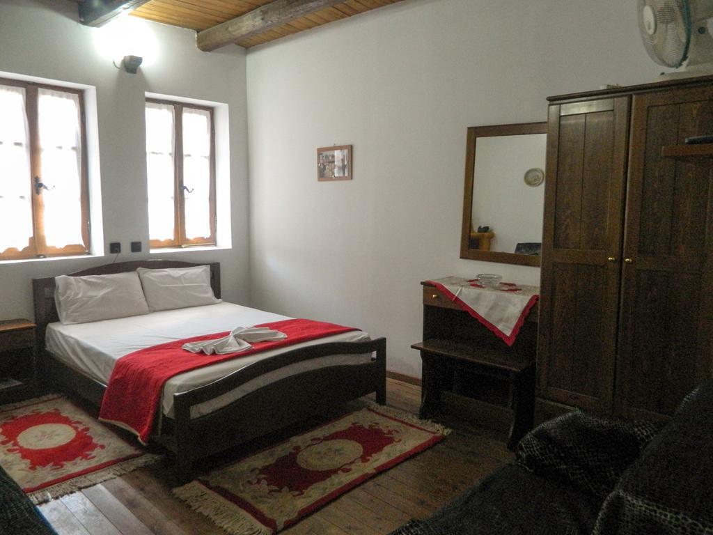 Guesthouse Klearchos 팔라이오스 판텔레이몬 외부 사진