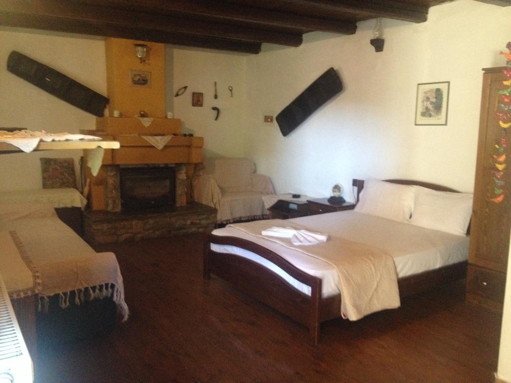 Guesthouse Klearchos 팔라이오스 판텔레이몬 외부 사진